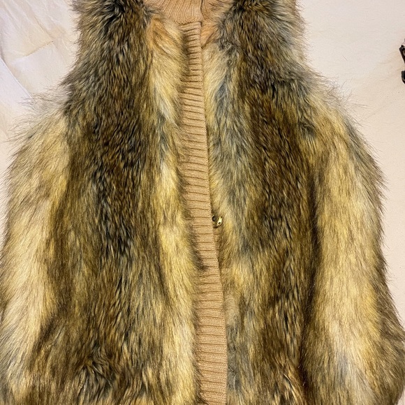 Michael Kors sweater vest with fur - Picture 5 of 6